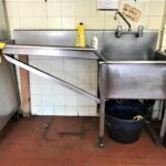 Sink area with side slap