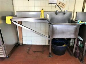 Sink area with side slap