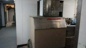 Ice maker