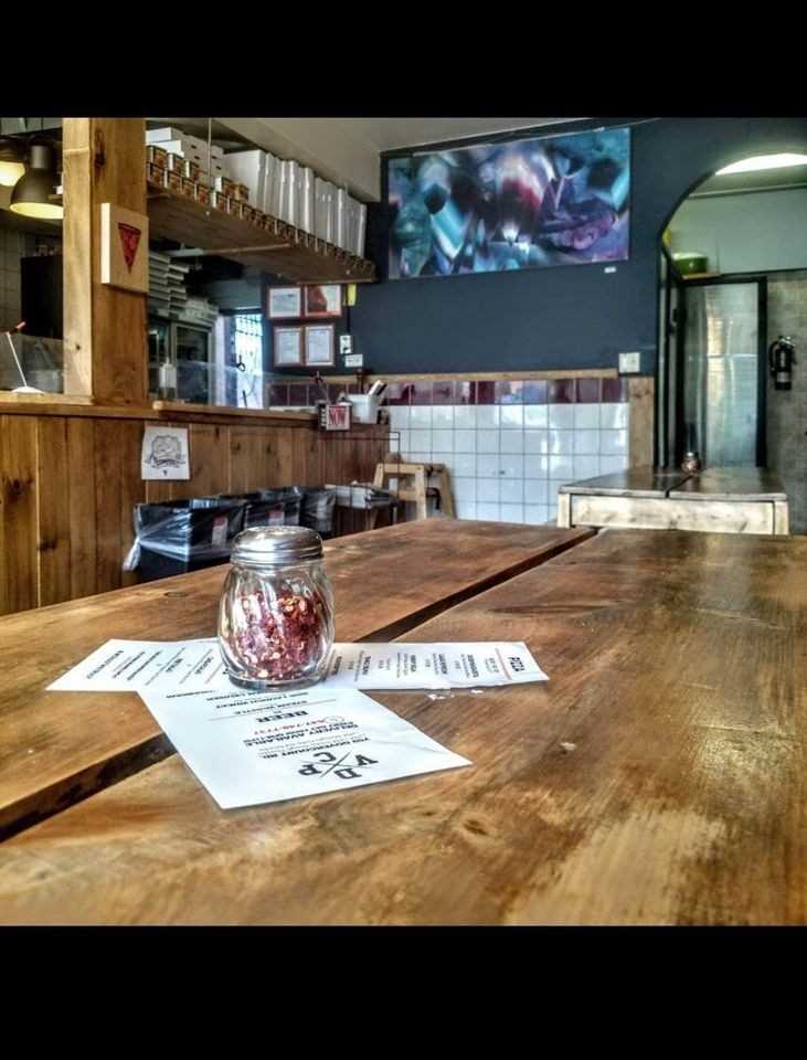 W5556837_6 Table with chili fliks jar