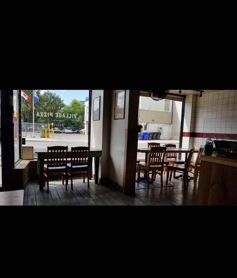 W5556837_7 Dinning with window